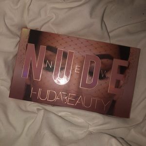 Huda Beauty Nude Palette